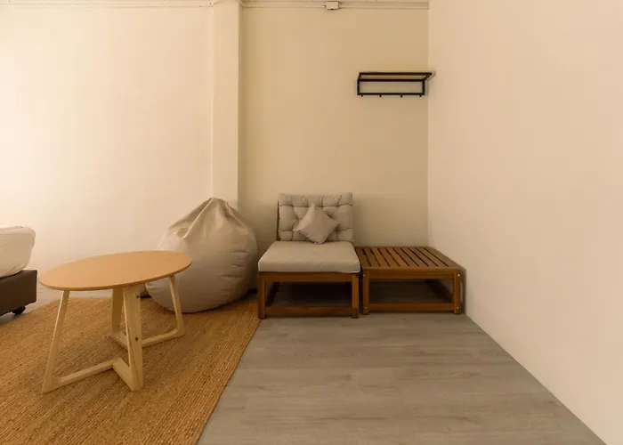 Bodega Bangkok Soi 23 (Adults Only) Hostel